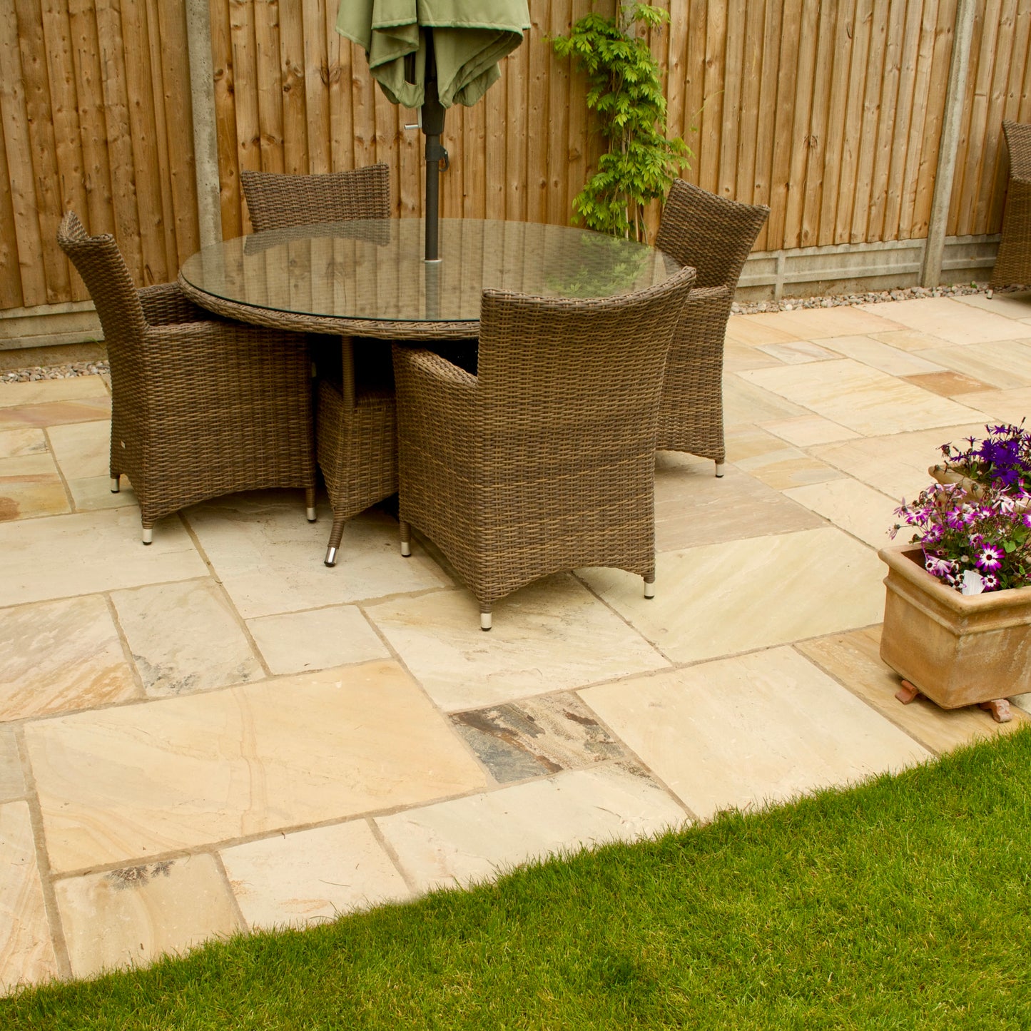 Mint Fossil Indian Sandstone Paving (900x600mm, 18.8m² Single Size Pack 22mm Calibrated)