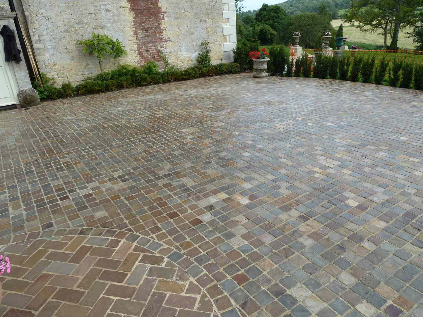 Raj Green Indian Sandstone Cobbles/Setts