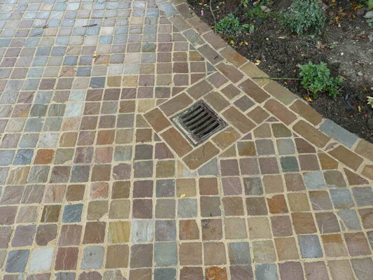 Raj Green Indian Sandstone Cobbles/Setts