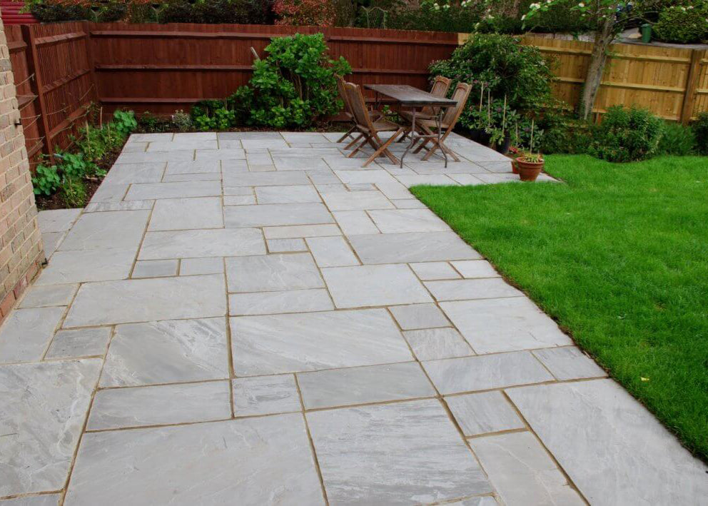 Kandla Grey Indian Sandstone Paving (Mixed Size Patio Pack 18mm Calibrated 22m²)