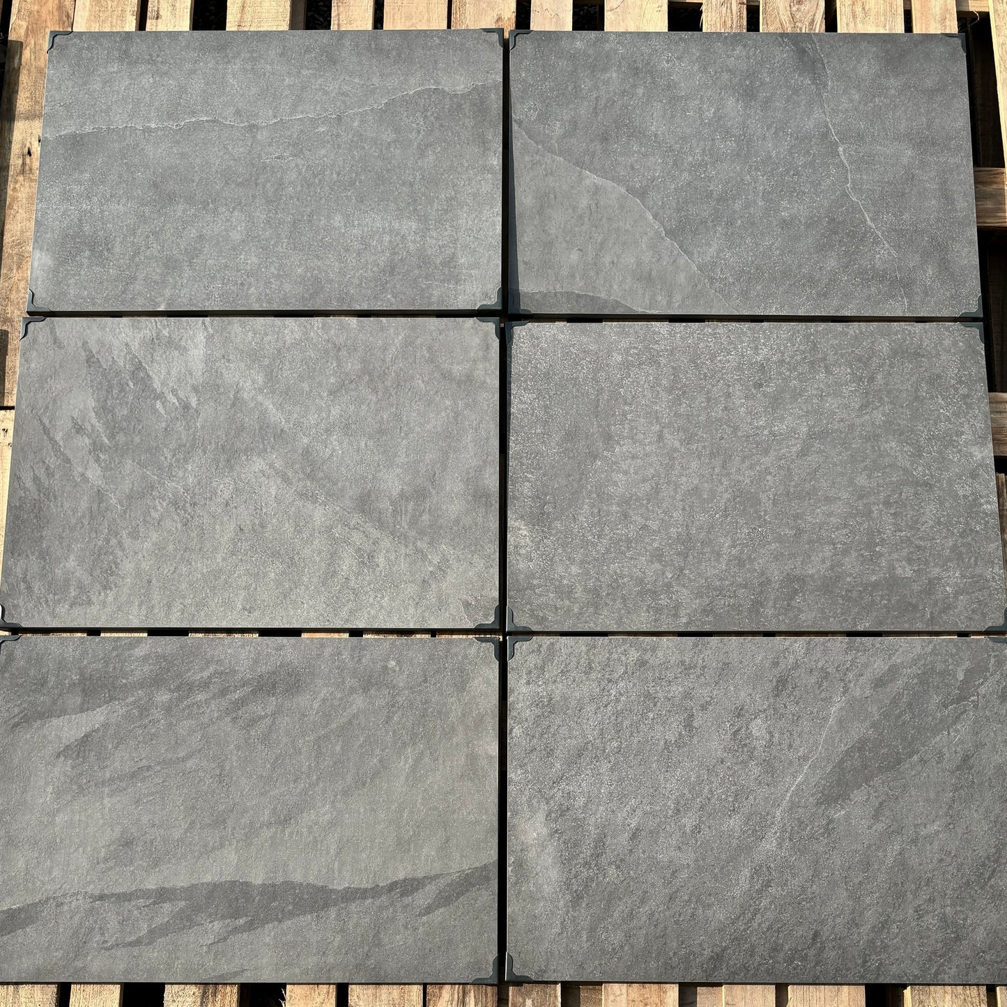 Indian Porcelain - Brazilian Black