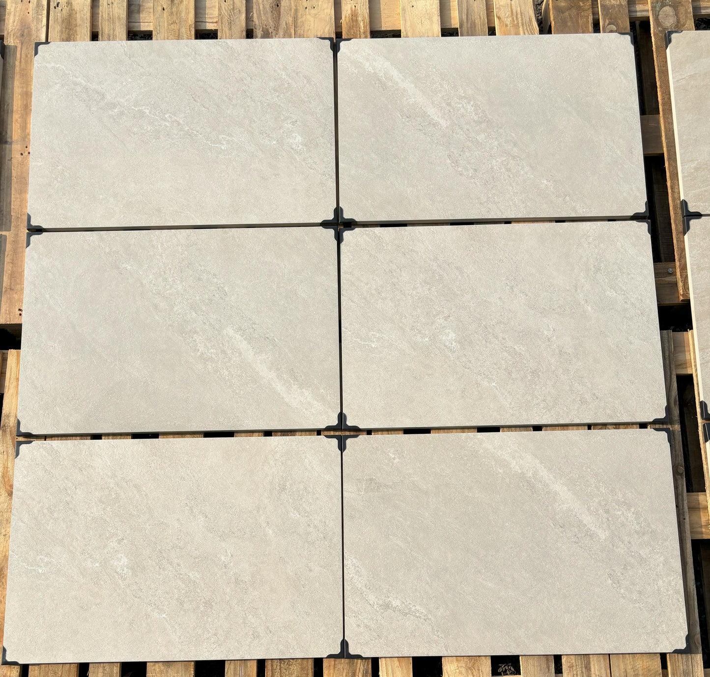 Indian Porcelain - Rock Bianco