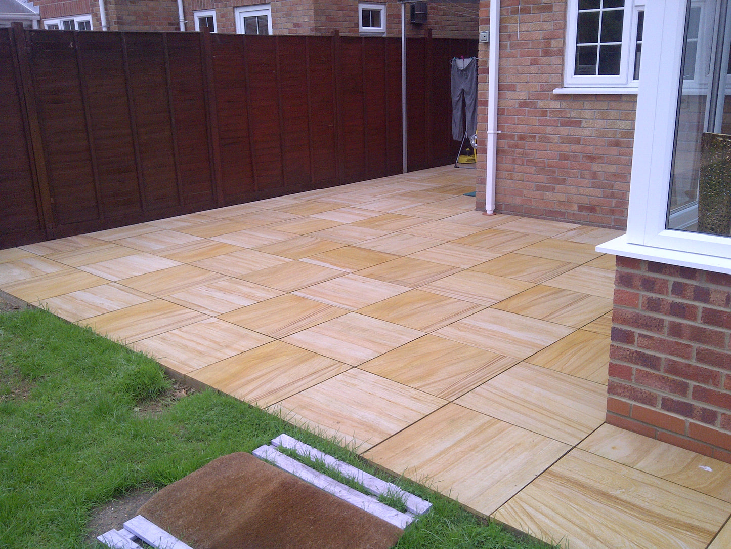 Sawn Teak Smooth Indian Sandstone Paving