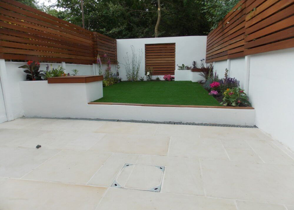 Sawn Pure Mint (Ivory / White) Smooth Indian Sandstone Paving 22mm