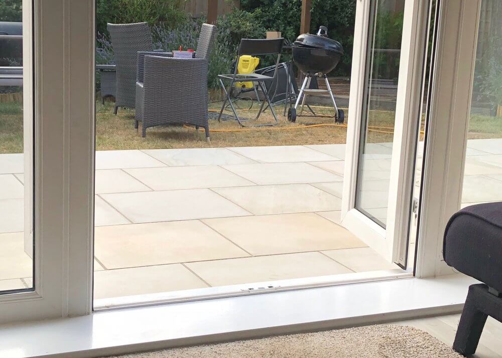 Sawn Pure Mint (Ivory / White) Smooth Indian Sandstone Paving 22mm